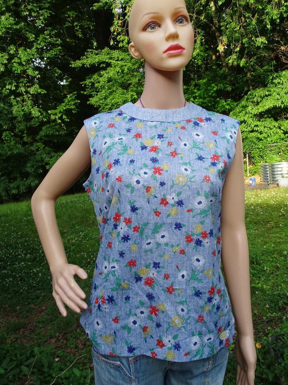 Vintage 70s Handmade Primary Colors Floral Sleeveless Polyester Blouse M L Blue